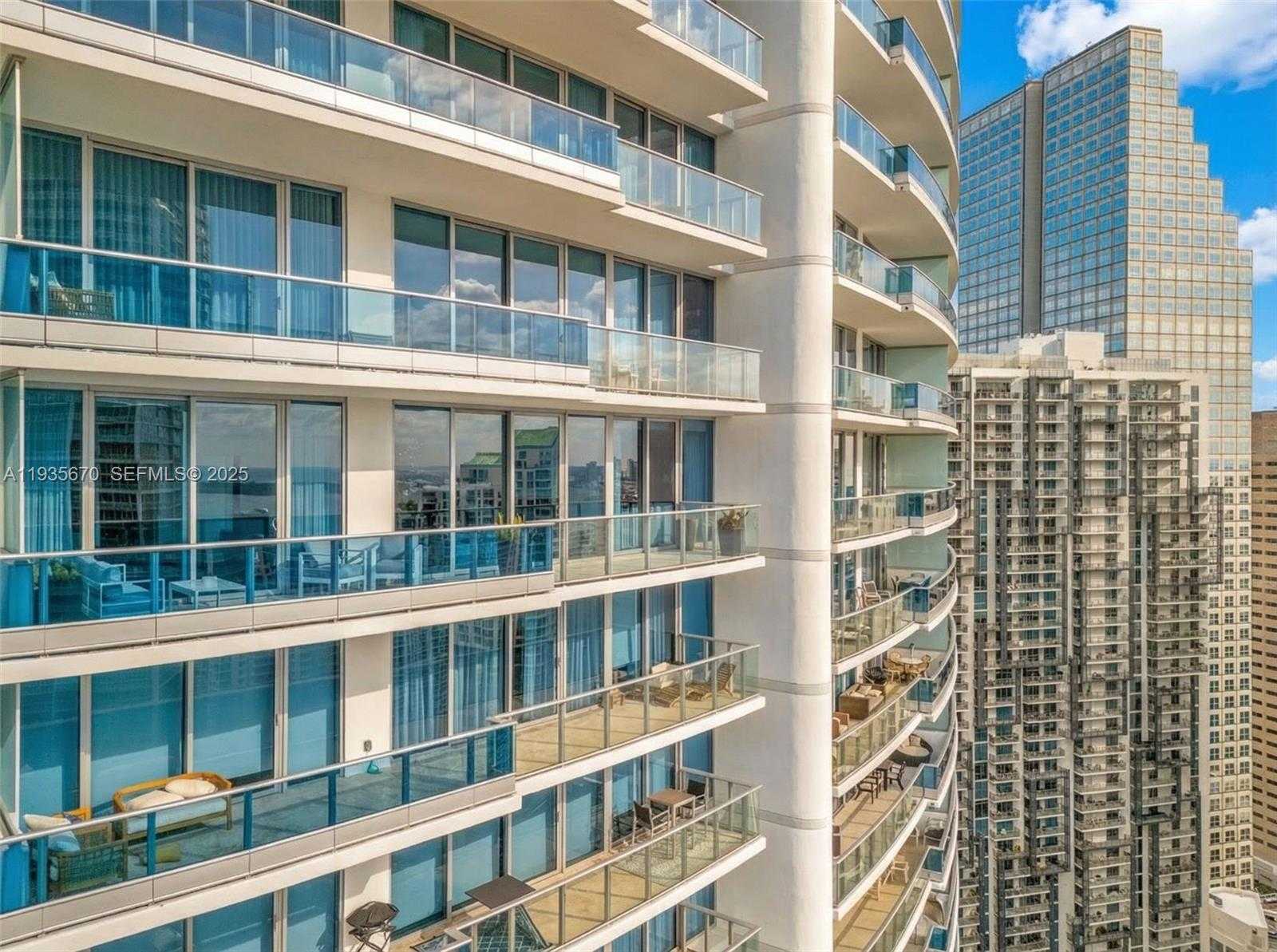 Small Image of 200 BISCAYNE BOULEVARD WAY #4408, Miami Number 20