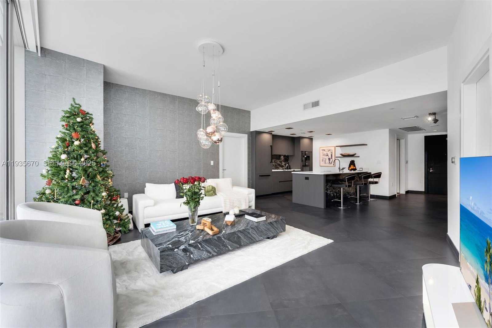 Small Image of 200 BISCAYNE BOULEVARD WAY #4408, Miami Number 4