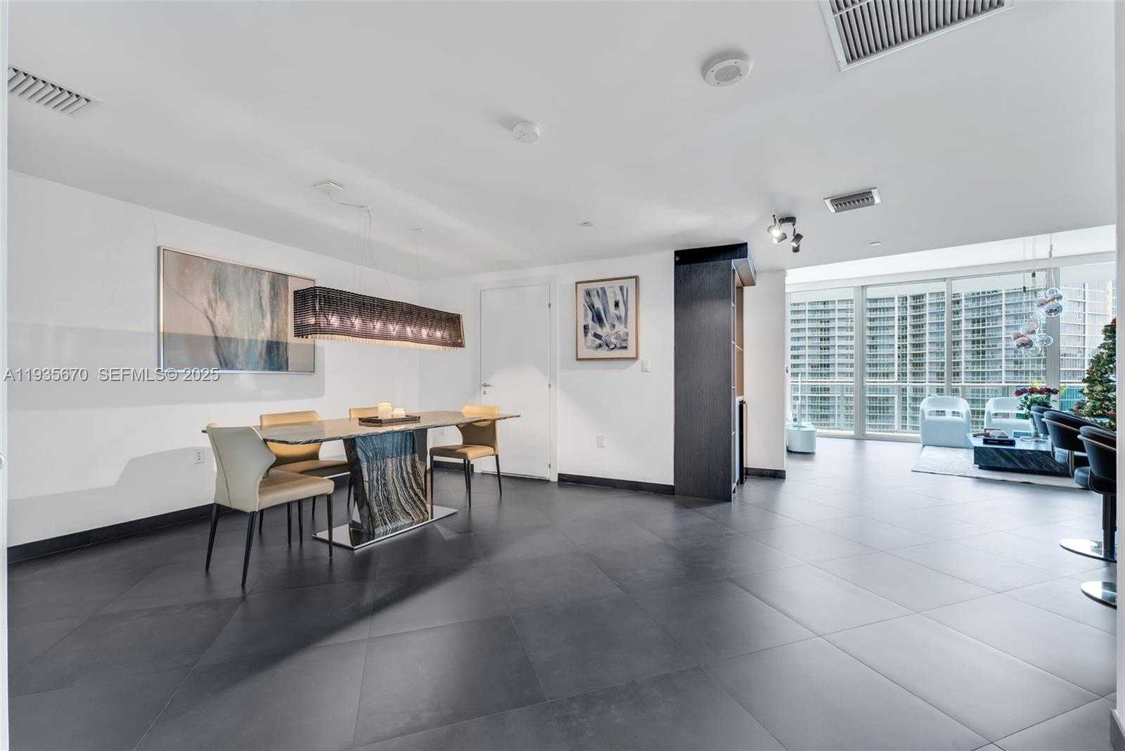 Small Image of 200 BISCAYNE BOULEVARD WAY #4408, Miami Number 7