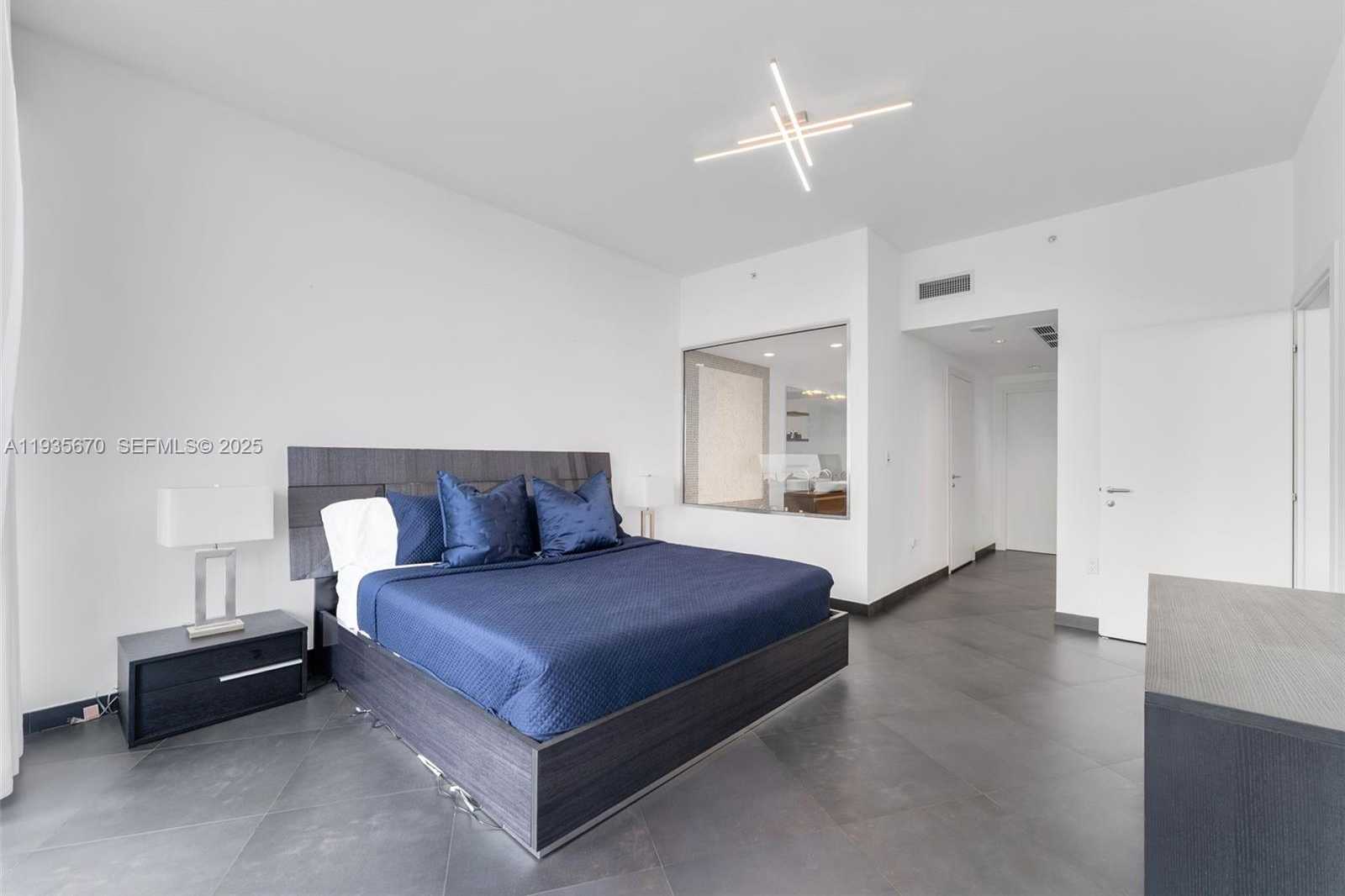 Small Image of 200 BISCAYNE BOULEVARD WAY #4408, Miami Number 9