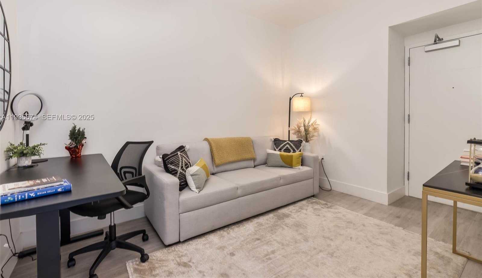 Small Image of Miami Number 14