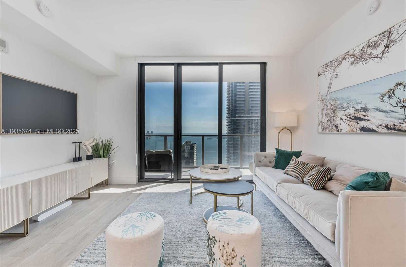 Small Image of Miami Number 3