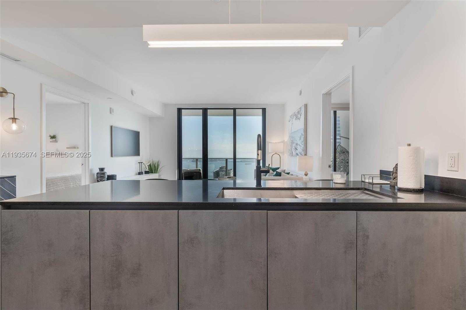 Small Image of Miami Number 9