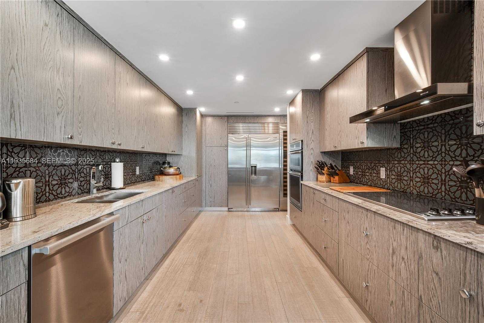 Small Image of 430 GRAND BAY DR #1204, Key Biscayne Number 15