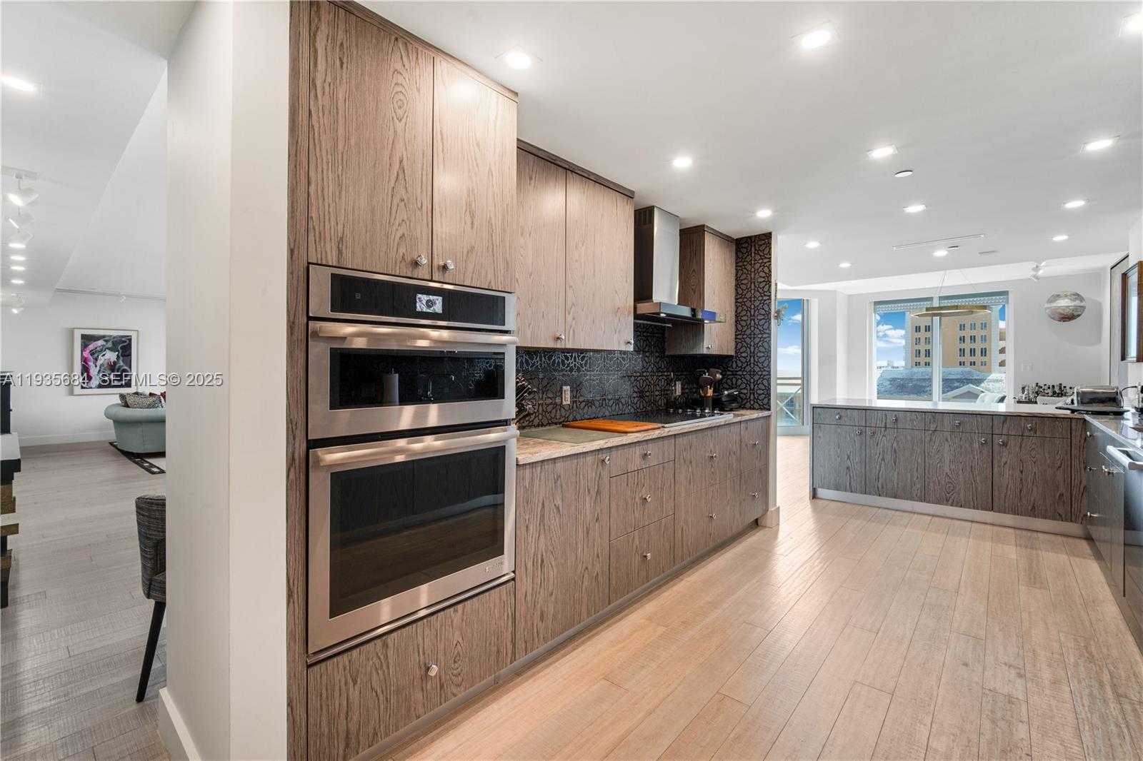 Small Image of 430 GRAND BAY DR #1204, Key Biscayne Number 17