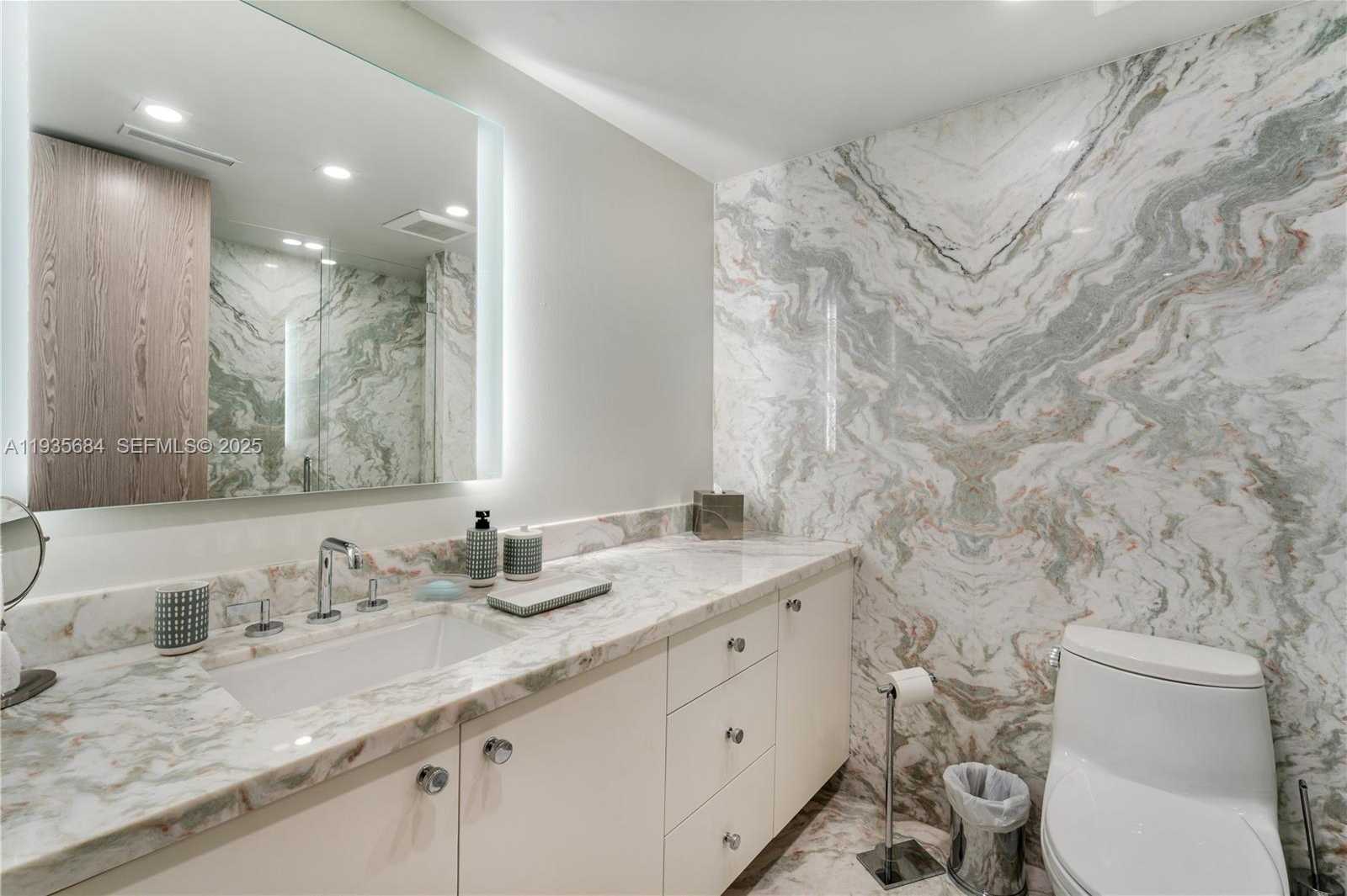 Small Image of 430 GRAND BAY DR #1204, Key Biscayne Number 25