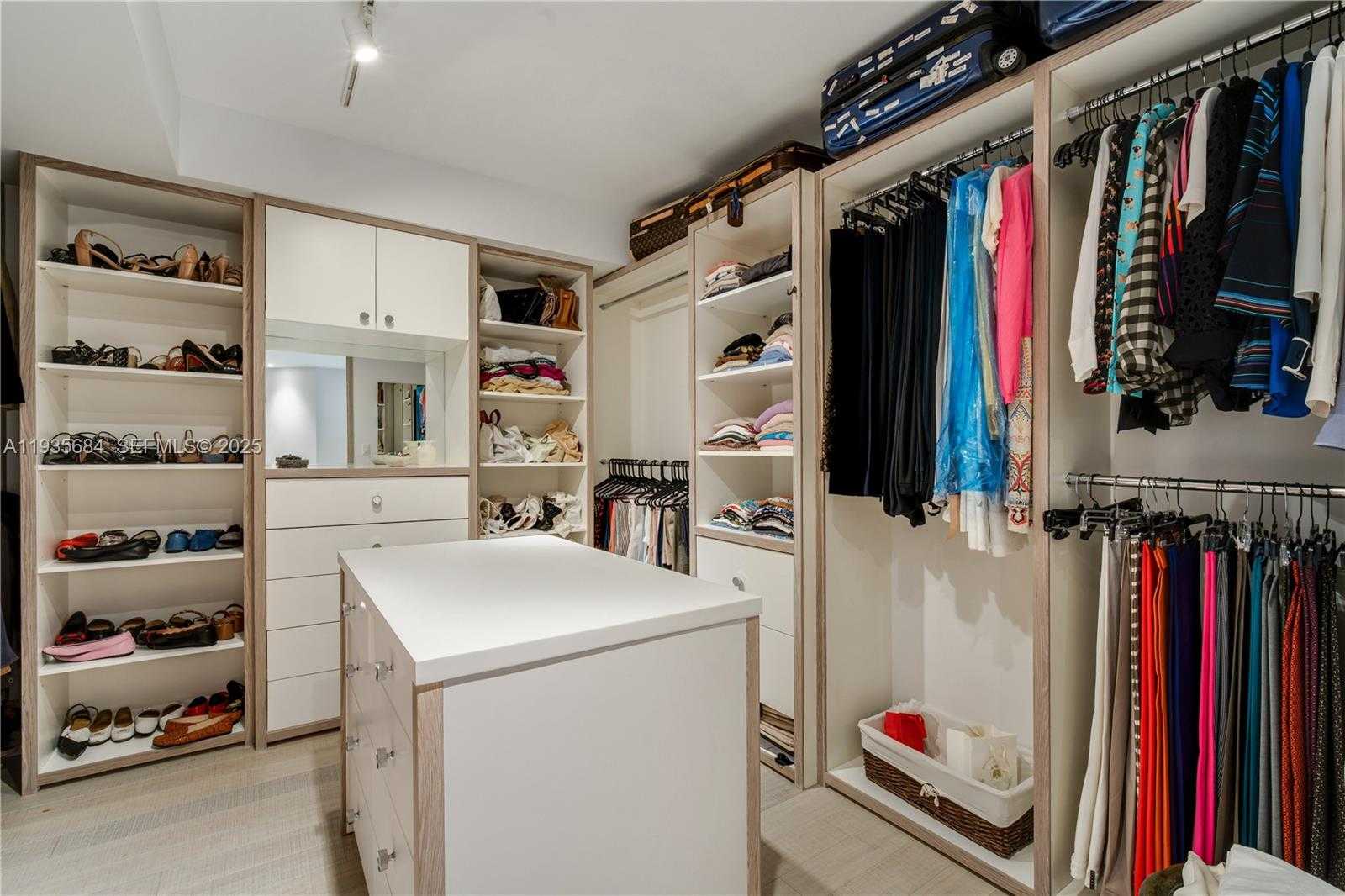 Small Image of 430 GRAND BAY DR #1204, Key Biscayne Number 28