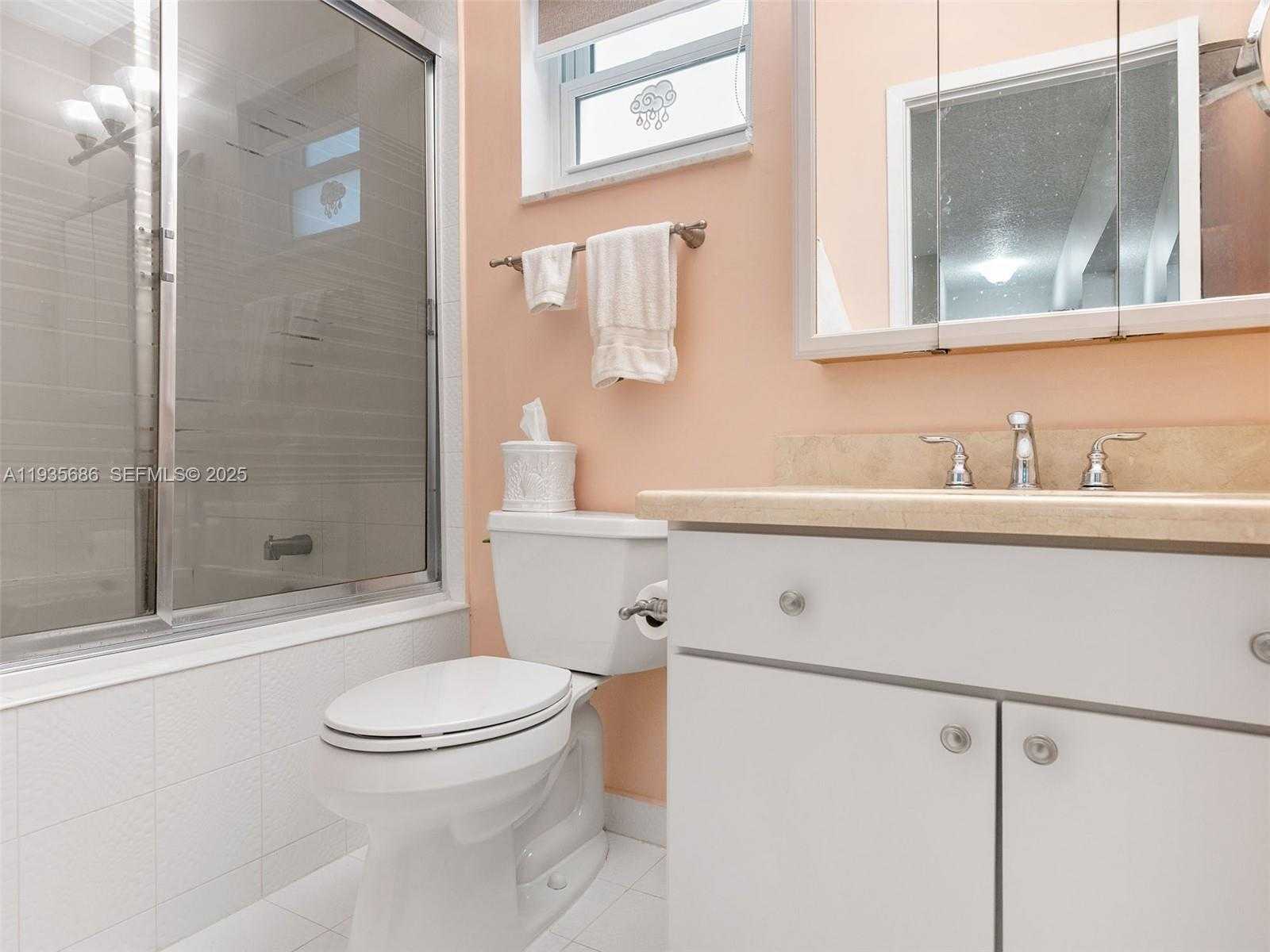 Small Image of 20565 SOUTH WEST 80TH PL, Cutler Bay Number 13