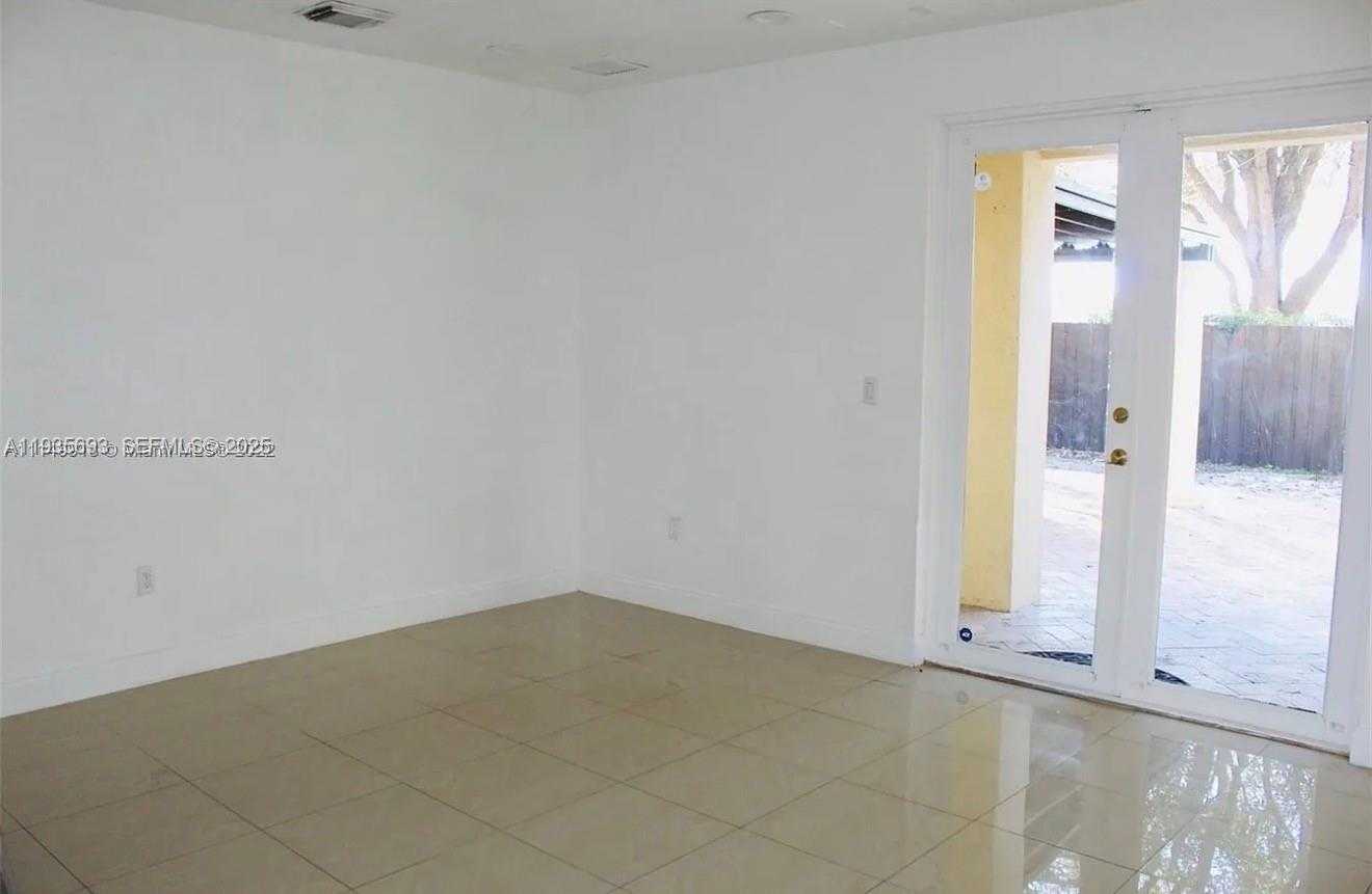 Small Image of 6002 SOUTH WEST 166TH CT, Miami Number 11