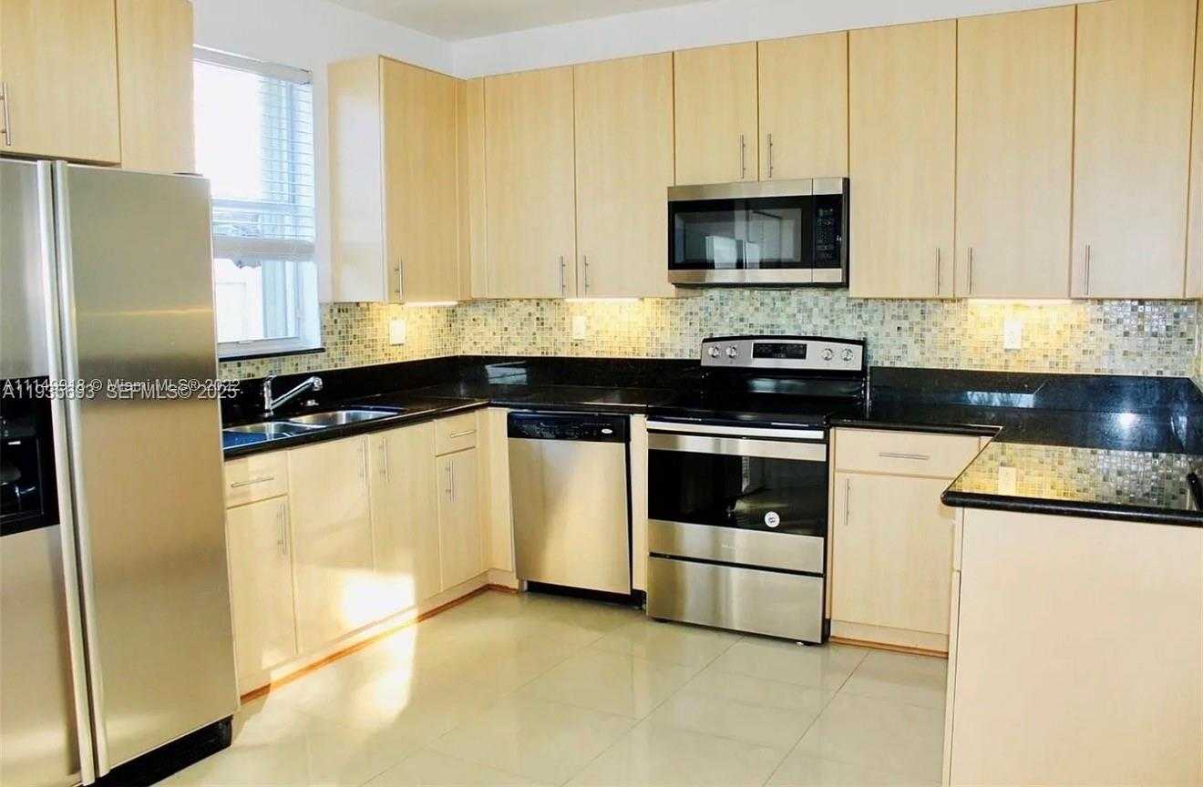 Small Image of 6002 SOUTH WEST 166TH CT, Miami Number 13