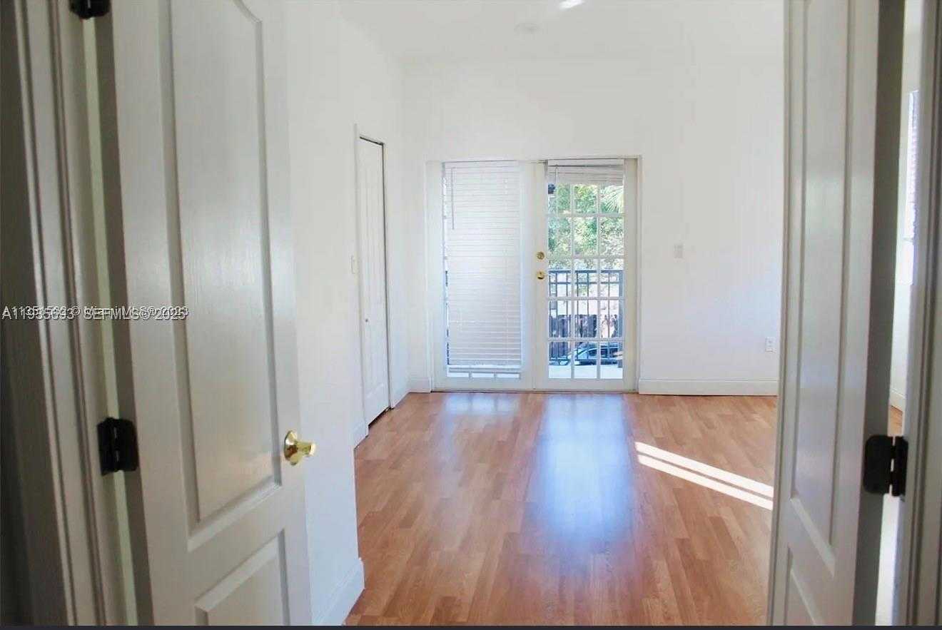 Small Image of 6002 SOUTH WEST 166TH CT, Miami Number 5