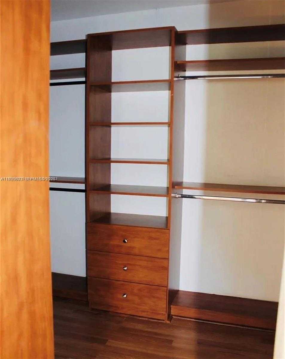 Small Image of 6002 SOUTH WEST 166TH CT, Miami Number 6