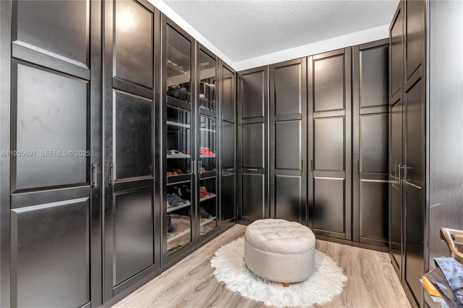 Small Image of 9881 WEST 34TH AVE, Hialeah Number 13