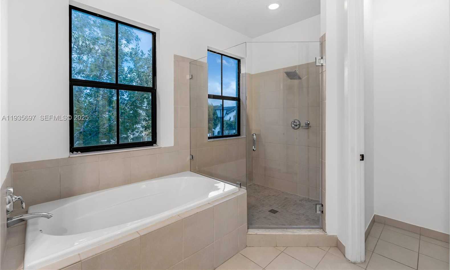 Small Image of 9881 WEST 34TH AVE, Hialeah Number 15