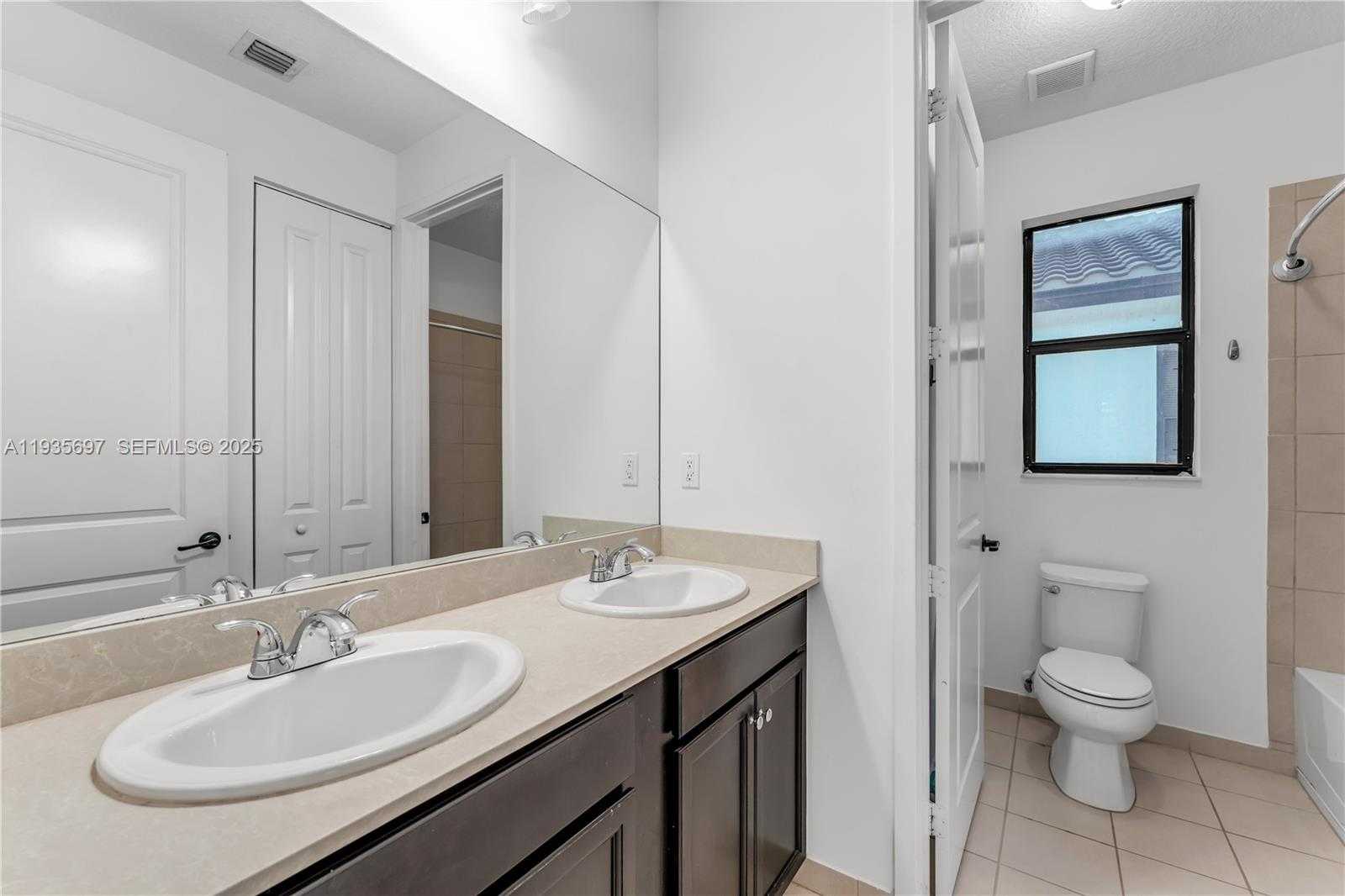 Small Image of 9881 WEST 34TH AVE, Hialeah Number 19