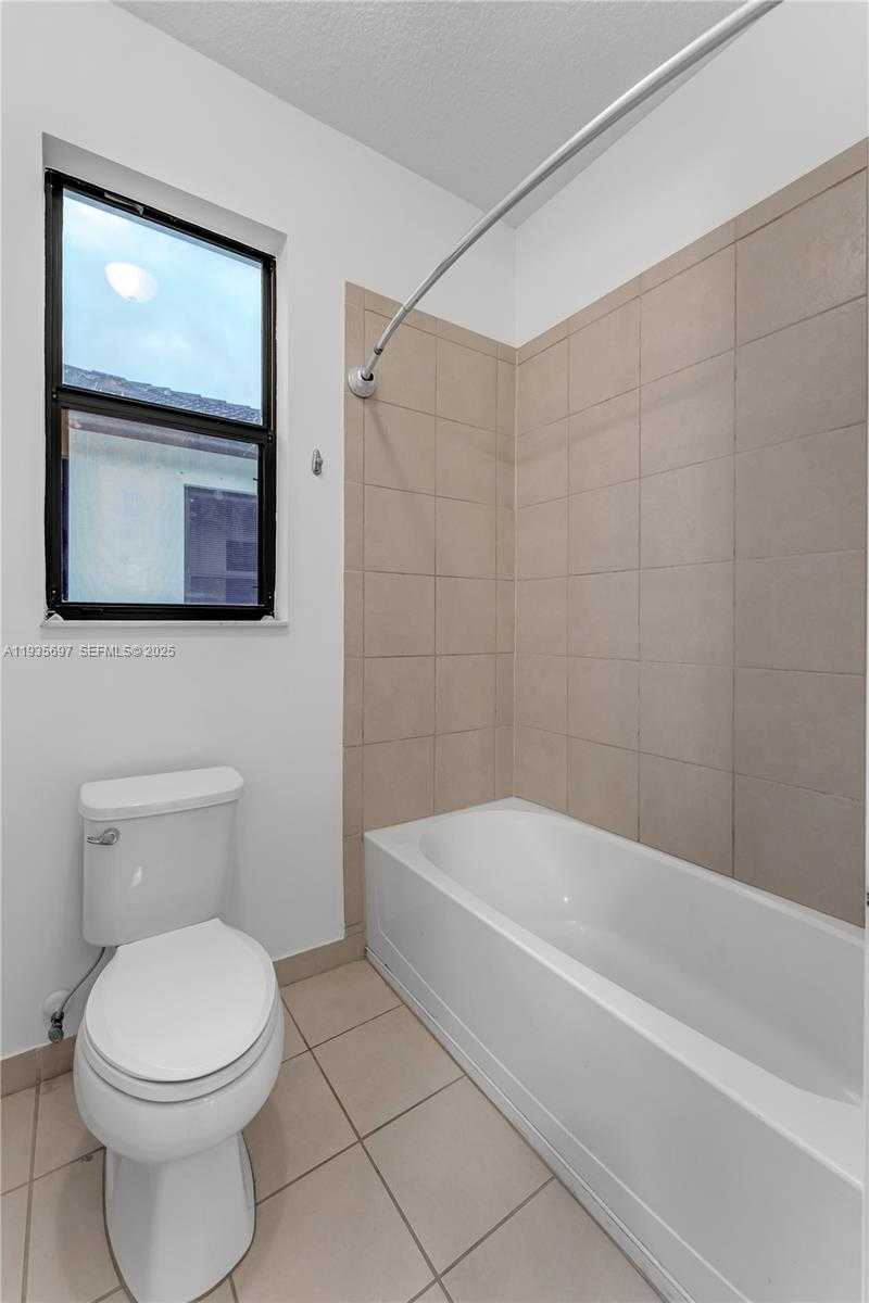 Small Image of 9881 WEST 34TH AVE, Hialeah Number 20