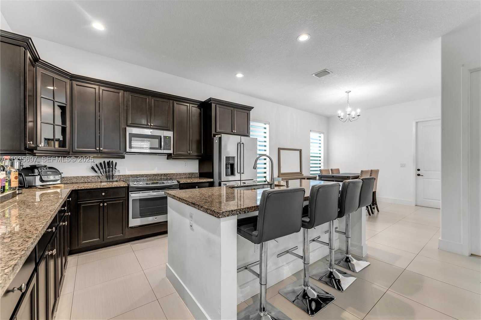 Small Image of 9881 WEST 34TH AVE, Hialeah Number 4