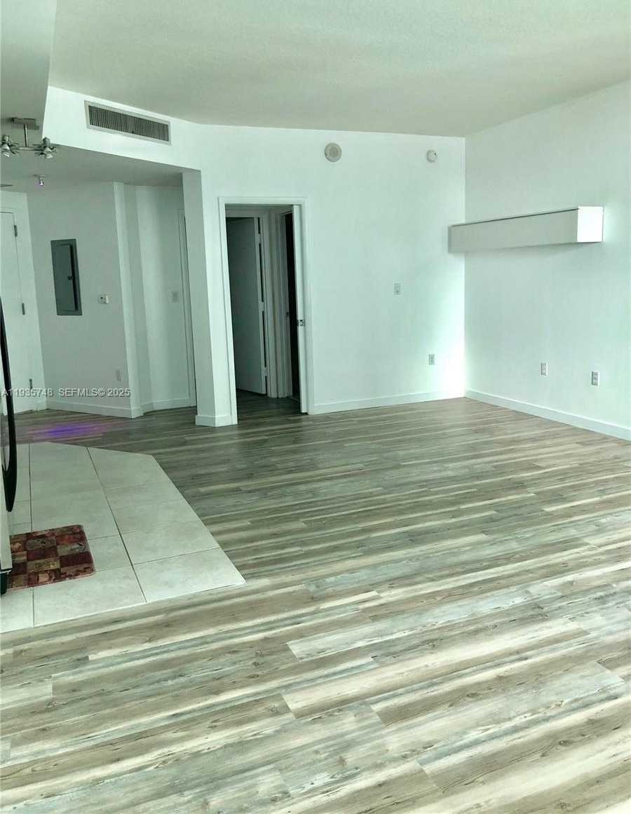 Small Image of 1900 NORTH BAYSHORE DR #3305, Miami Number 10