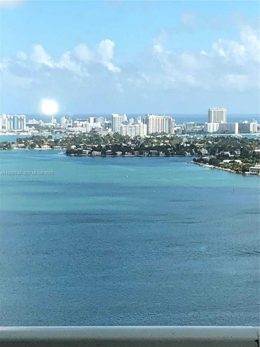 Small Image of 1900 NORTH BAYSHORE DR #3305, Miami Number 4