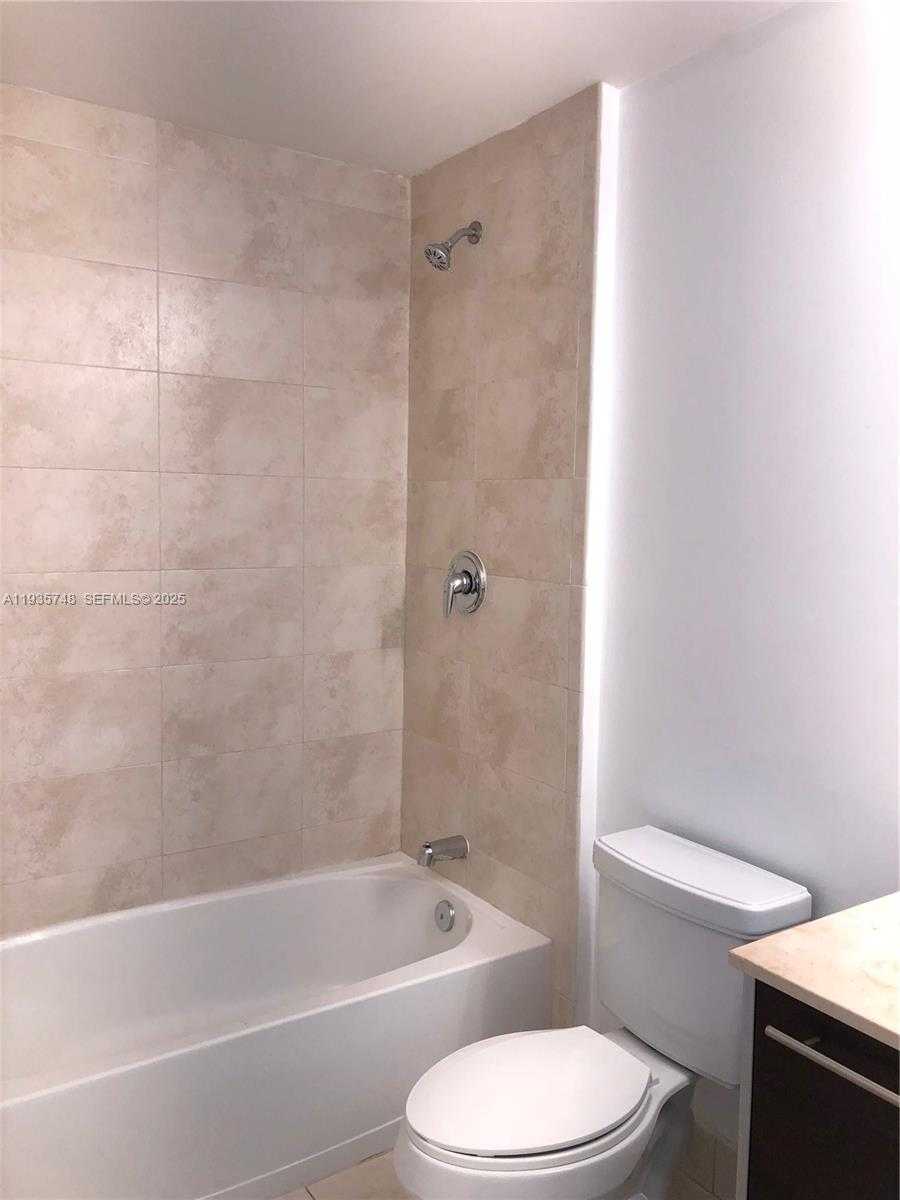 Small Image of 1900 NORTH BAYSHORE DR #3305, Miami Number 5