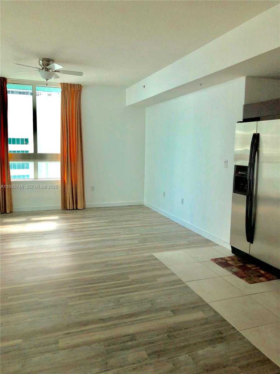 Small Image of 1900 NORTH BAYSHORE DR #3305, Miami Number 7