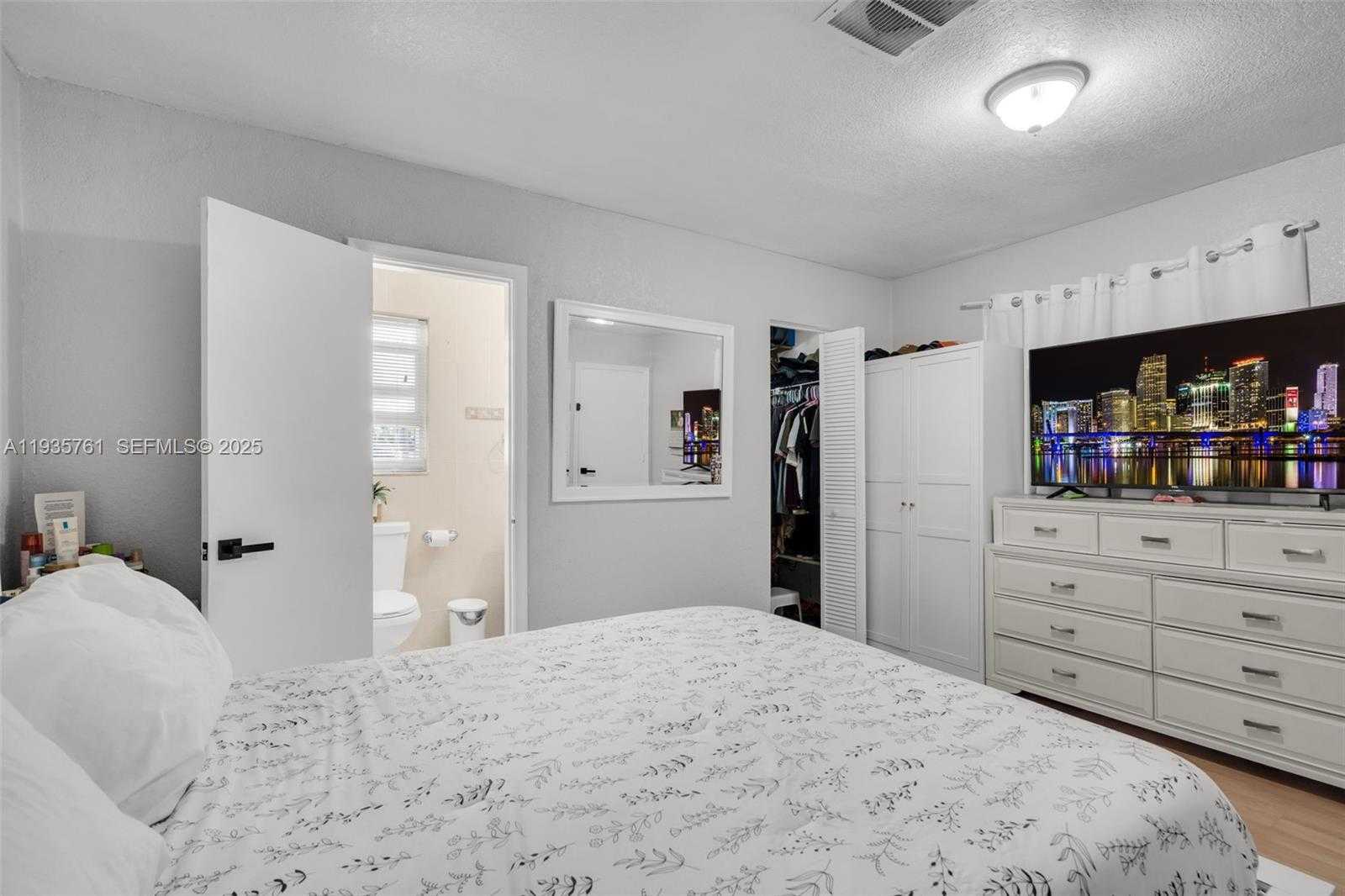 Small Image of 6841 NORTH WEST 7TH CT, Margate Number 12