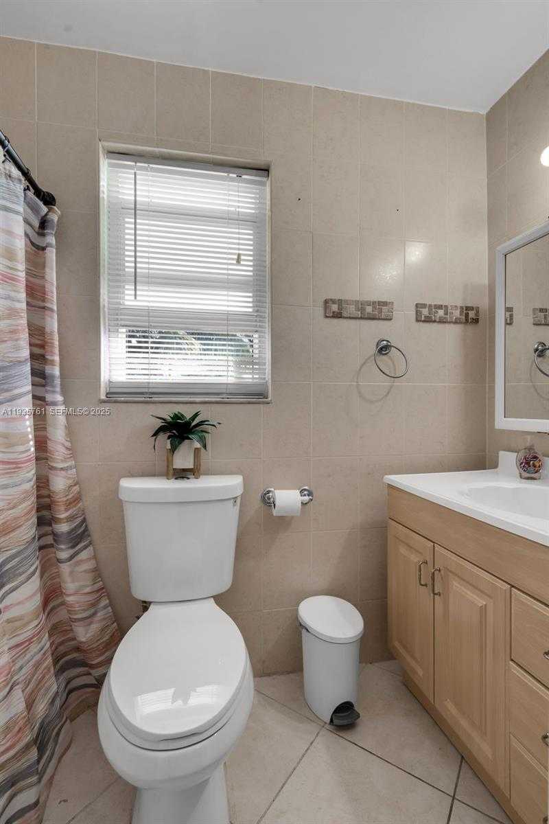 Small Image of 6841 NORTH WEST 7TH CT, Margate Number 13