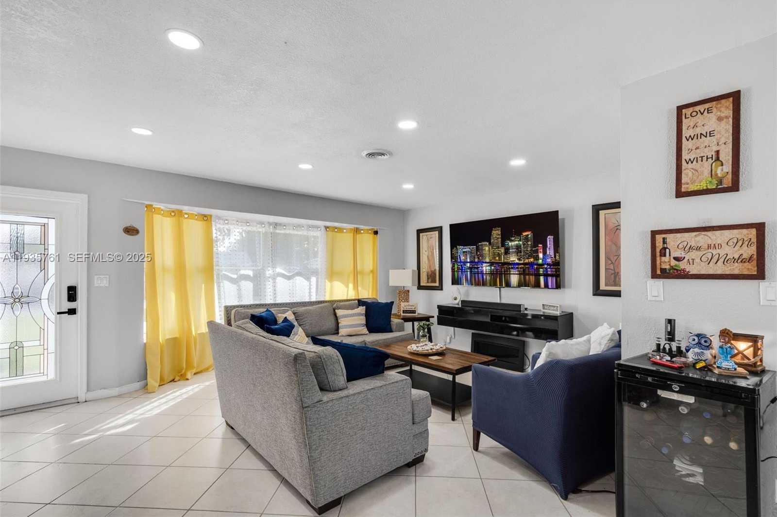 Small Image of 6841 NORTH WEST 7TH CT, Margate Number 6