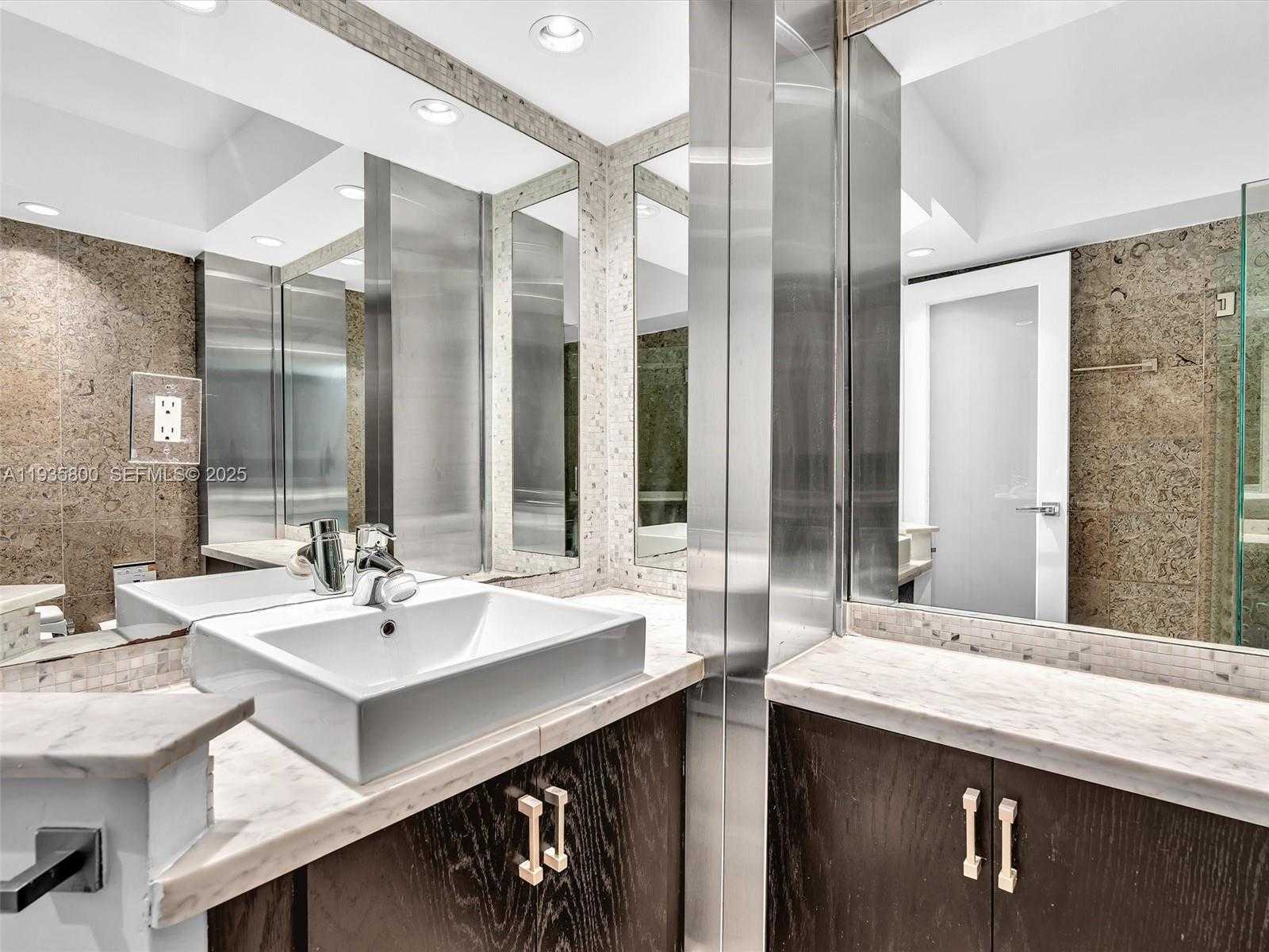 Small Image of 6770 INDIAN CREEK DR #4D, Miami Beach Number 17