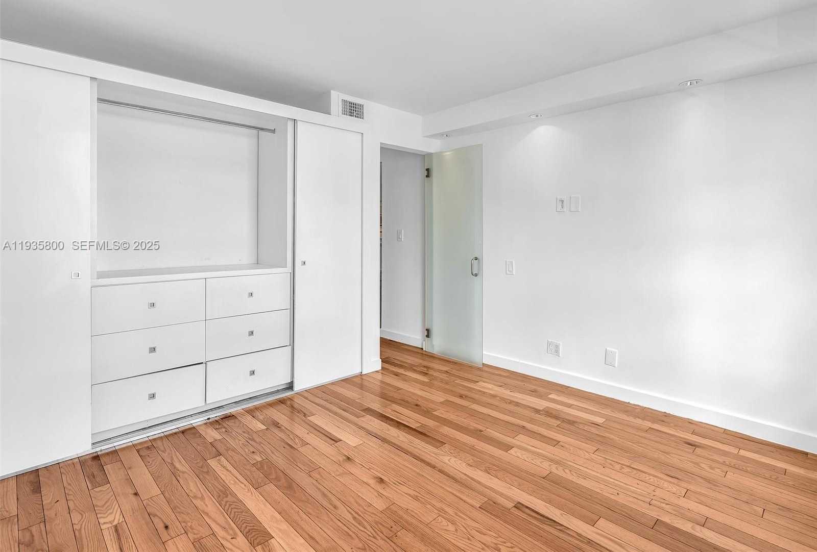 Small Image of 6770 INDIAN CREEK DR #4D, Miami Beach Number 21