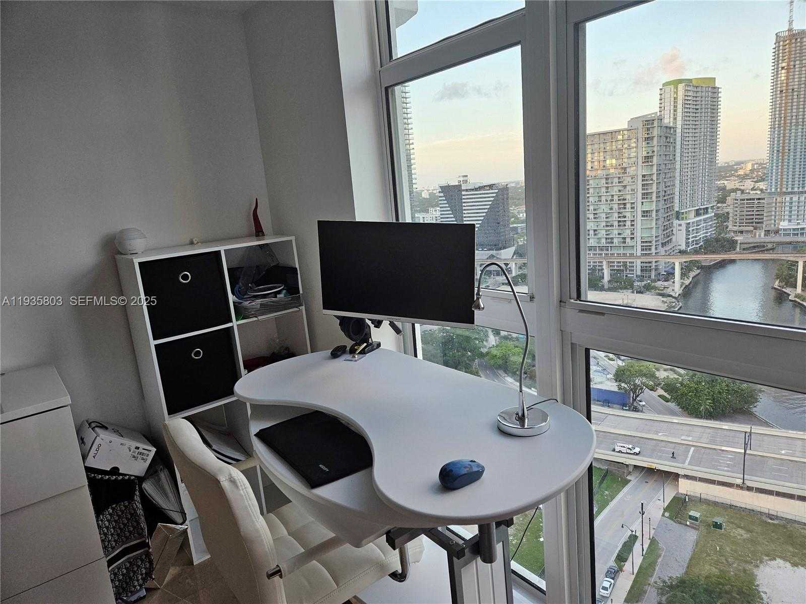 Small Image of 41 SOUTH EAST 5TH ST #1517, Miami Number 15