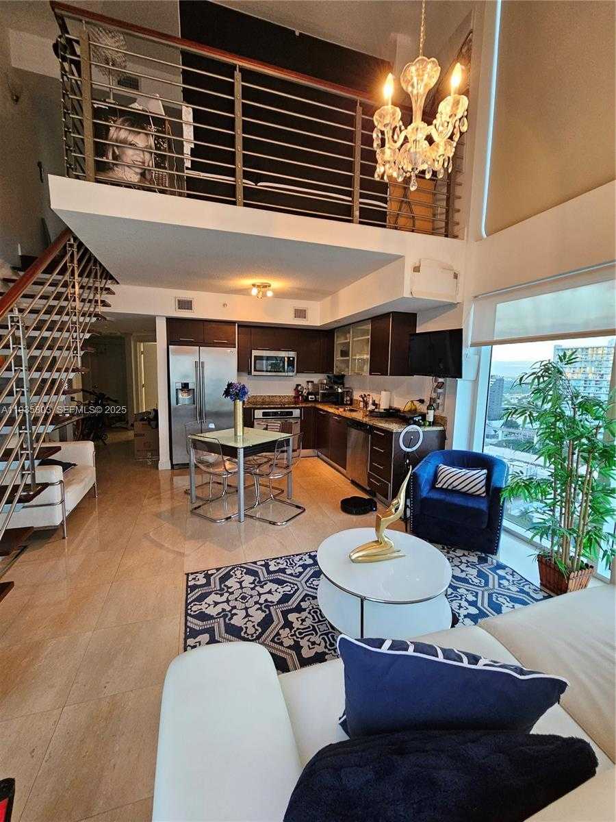 Small Image of 41 SOUTH EAST 5TH ST #1517, Miami Number 17