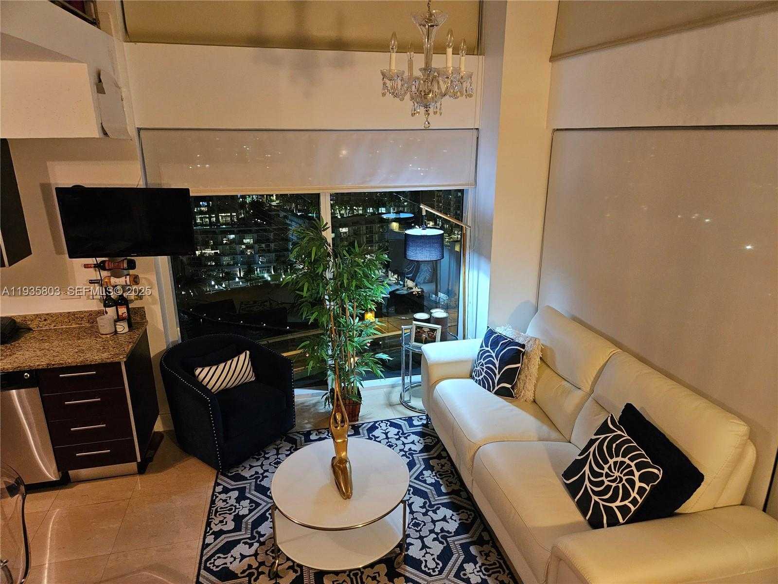 Small Image of 41 SOUTH EAST 5TH ST #1517, Miami Number 50