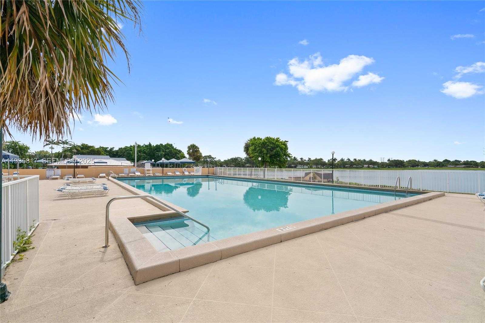 Small Image of 13611 SOUTH WEST 77TH ST, Miami Number 26