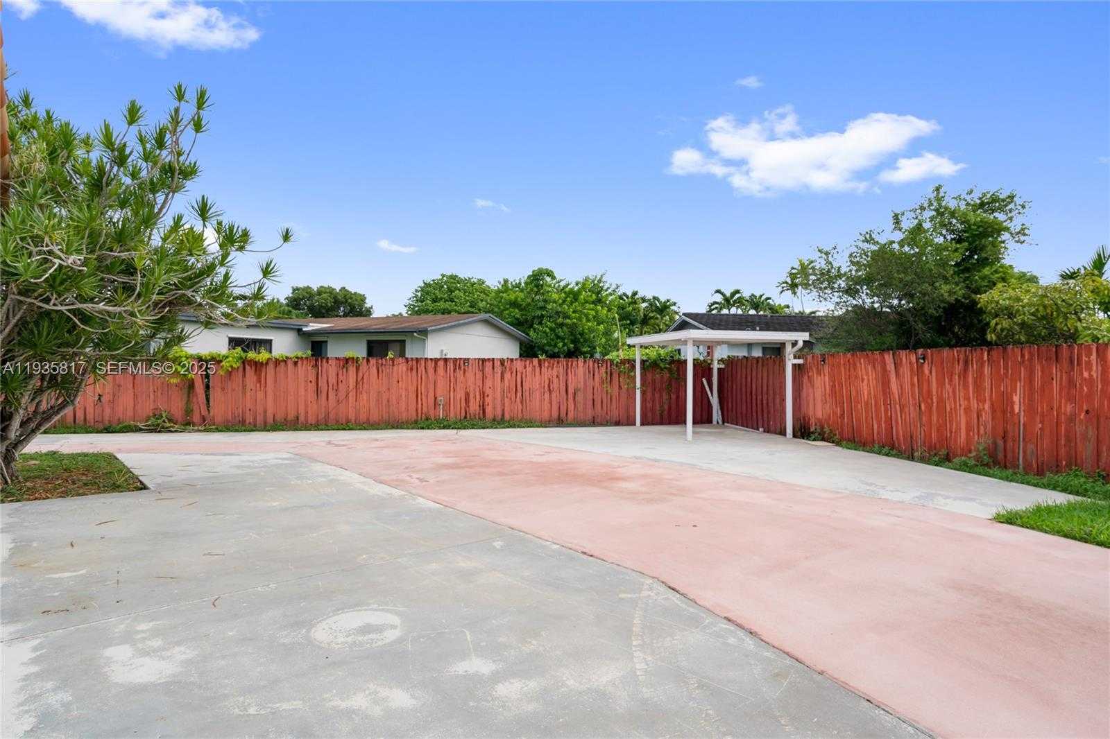 Small Image of 13611 SOUTH WEST 77TH ST, Miami Number 27