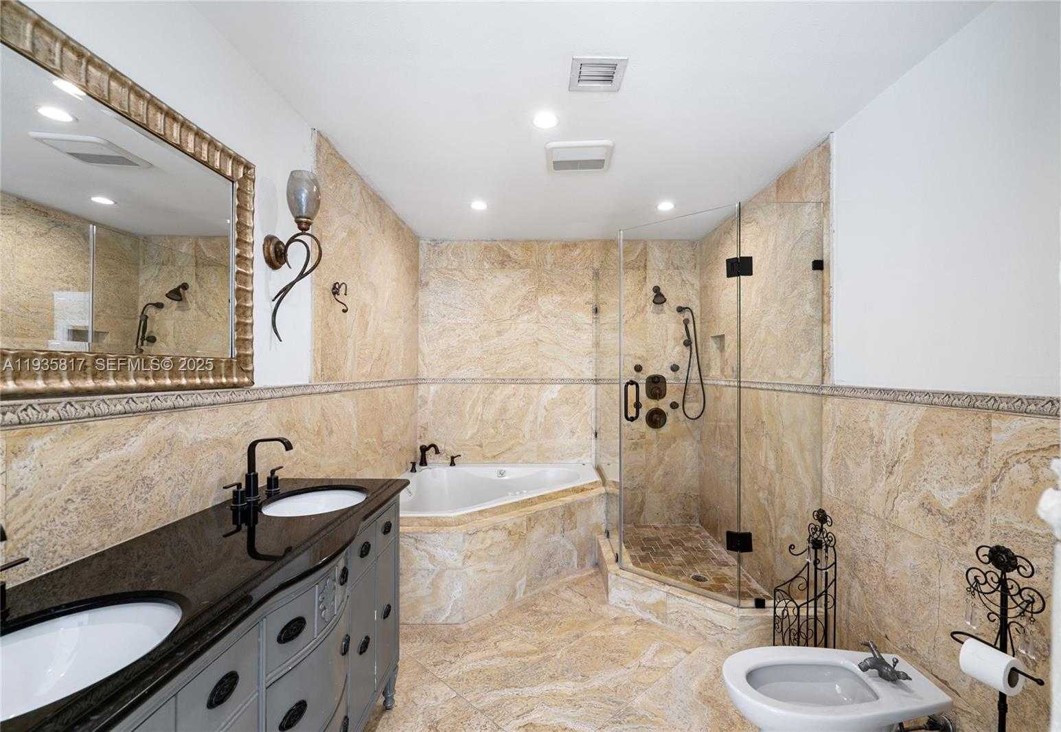 Small Image of 13611 SOUTH WEST 77TH ST, Miami Number 42