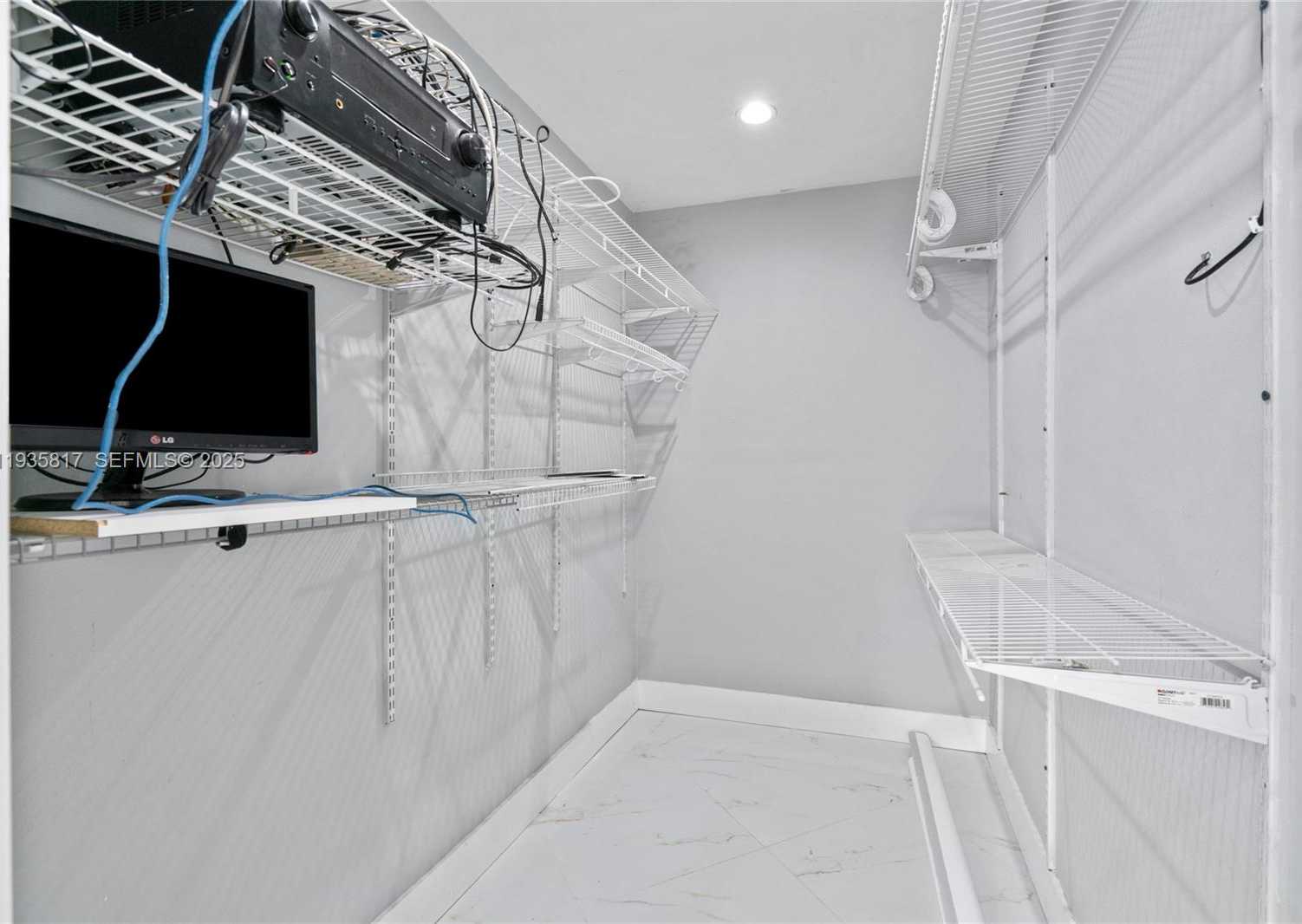 Small Image of 13611 SOUTH WEST 77TH ST, Miami Number 45