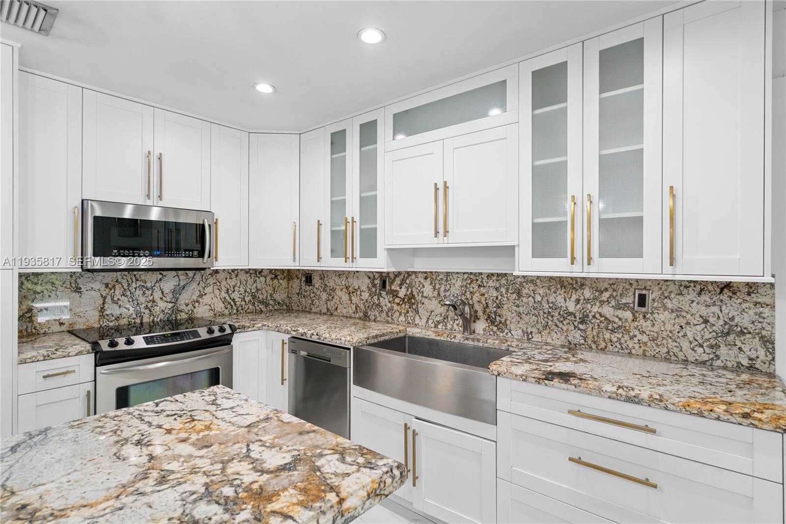 Small Image of 13611 SOUTH WEST 77TH ST, Miami Number 57