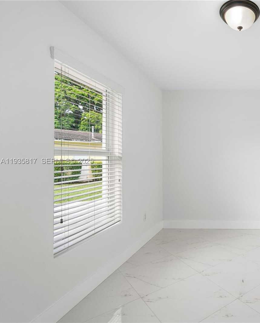 Small Image of 13611 SOUTH WEST 77TH ST, Miami Number 64