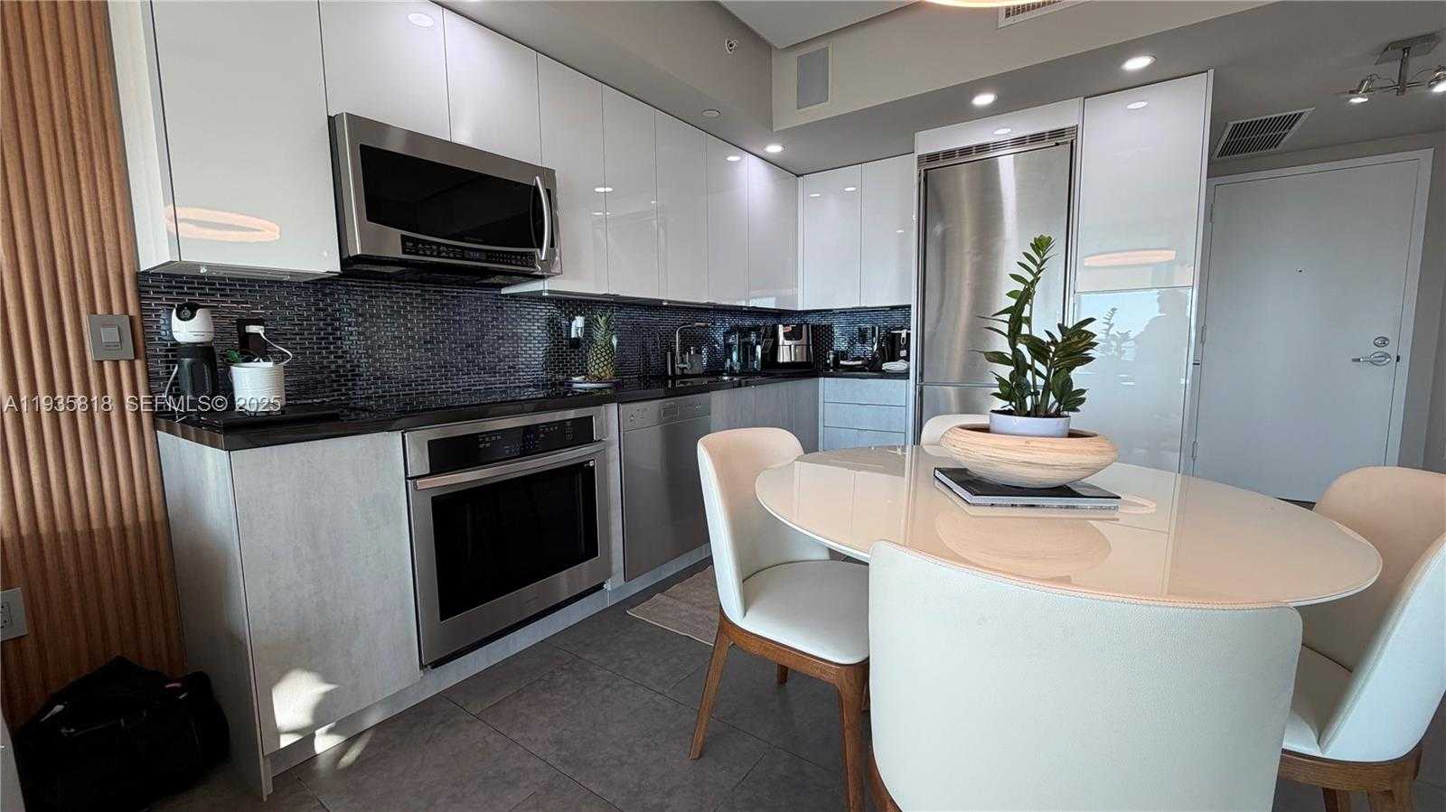 Small Image of 92 SOUTH WEST 3RD ST #3607, Miami Number 13