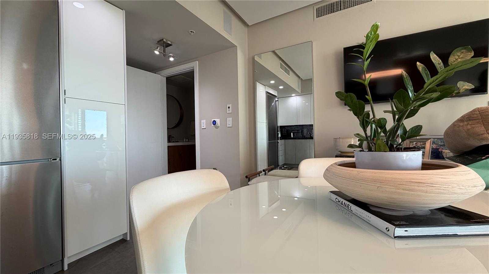 Small Image of 92 SOUTH WEST 3RD ST #3607, Miami Number 18