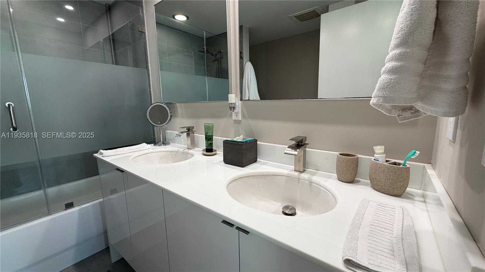 Small Image of 92 SOUTH WEST 3RD ST #3607, Miami Number 26