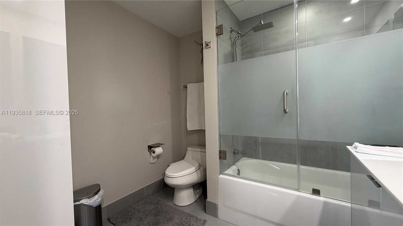 Small Image of 92 SOUTH WEST 3RD ST #3607, Miami Number 27