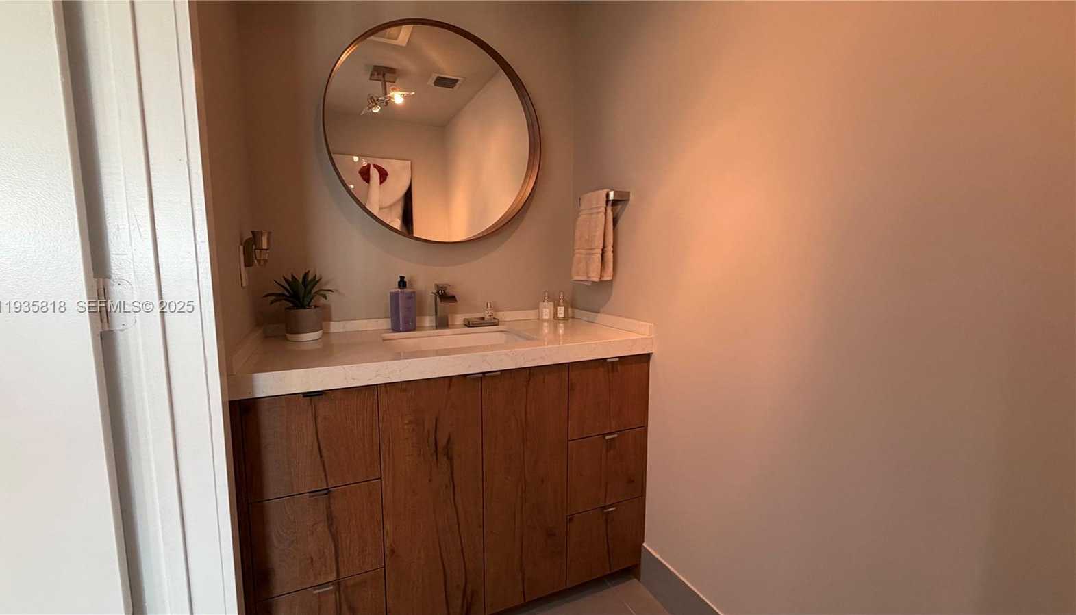 Small Image of 92 SOUTH WEST 3RD ST #3607, Miami Number 31