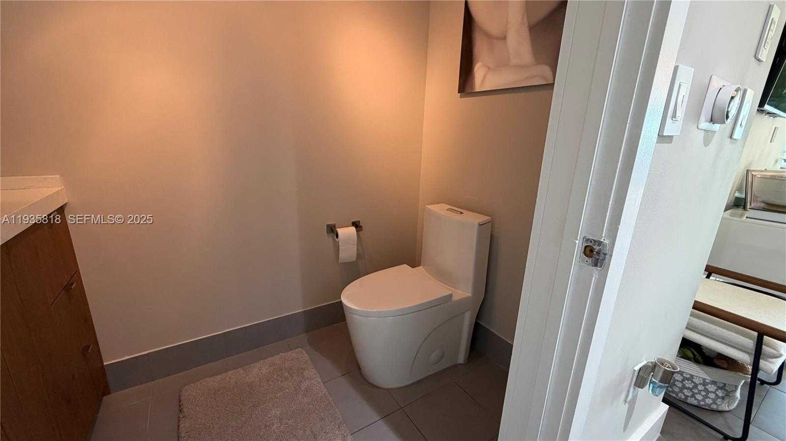 Small Image of 92 SOUTH WEST 3RD ST #3607, Miami Number 33