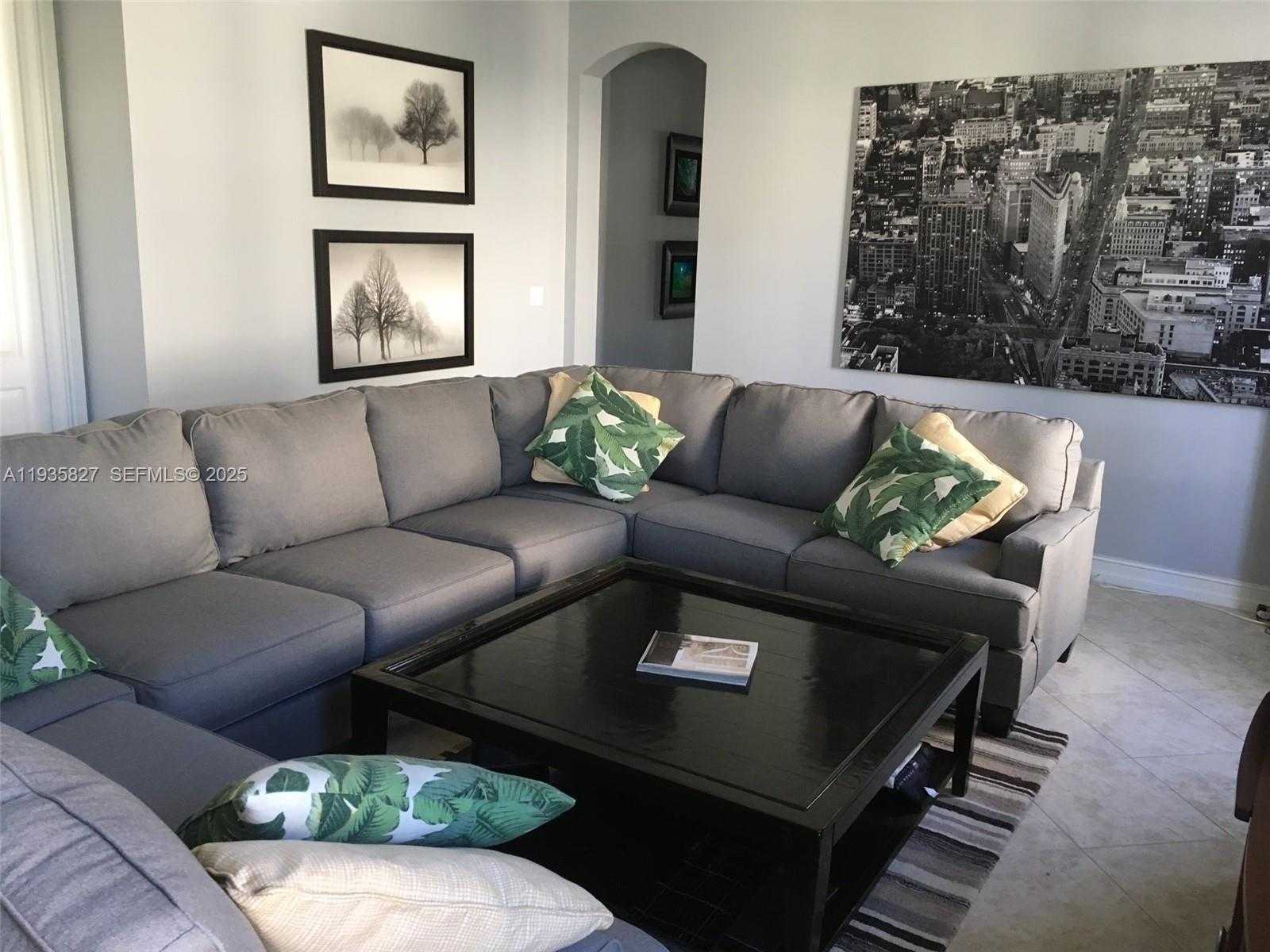 Small Image of 184 WEST BAY CEDAR CIR, Jupiter Number 13