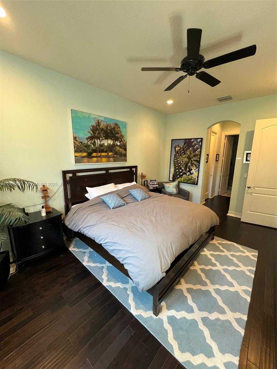 Small Image of 184 WEST BAY CEDAR CIR, Jupiter Number 16