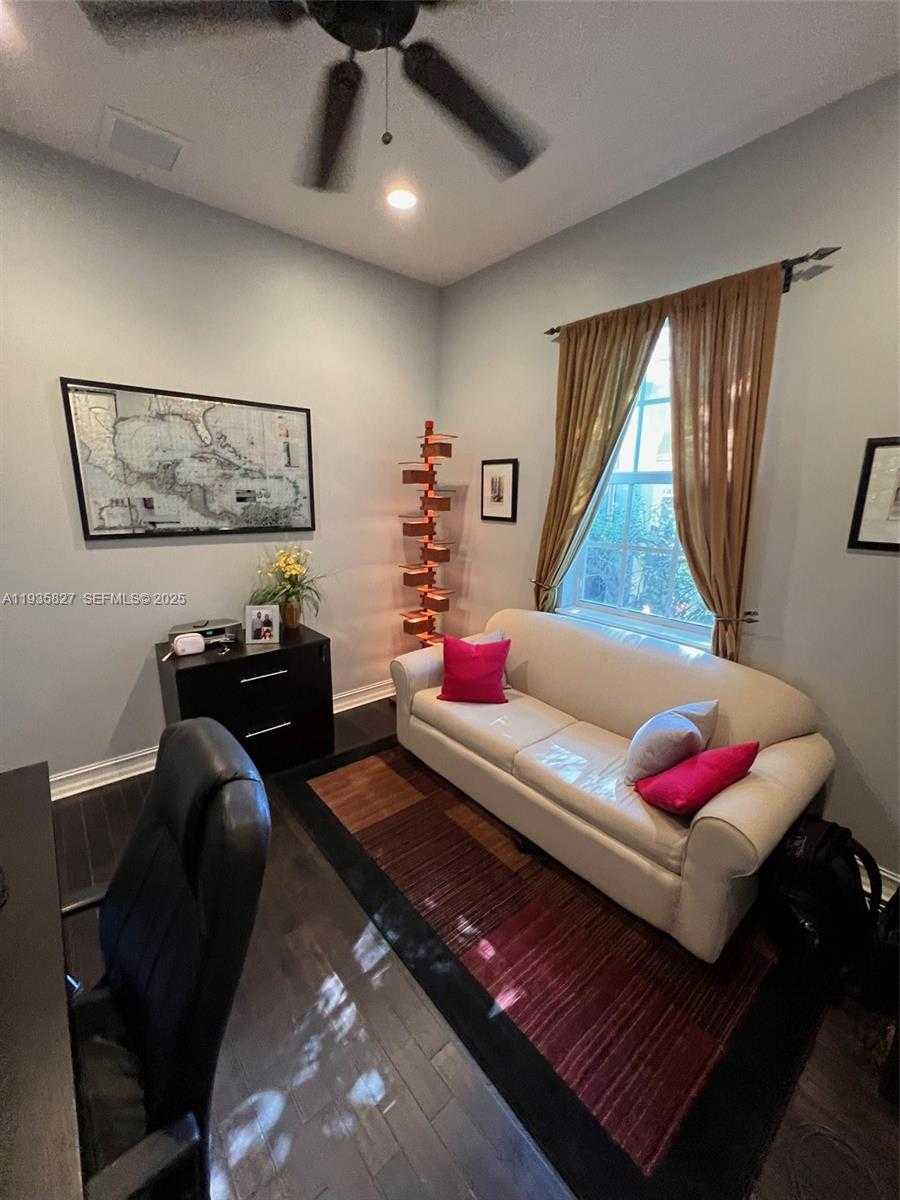 Small Image of 184 WEST BAY CEDAR CIR, Jupiter Number 23