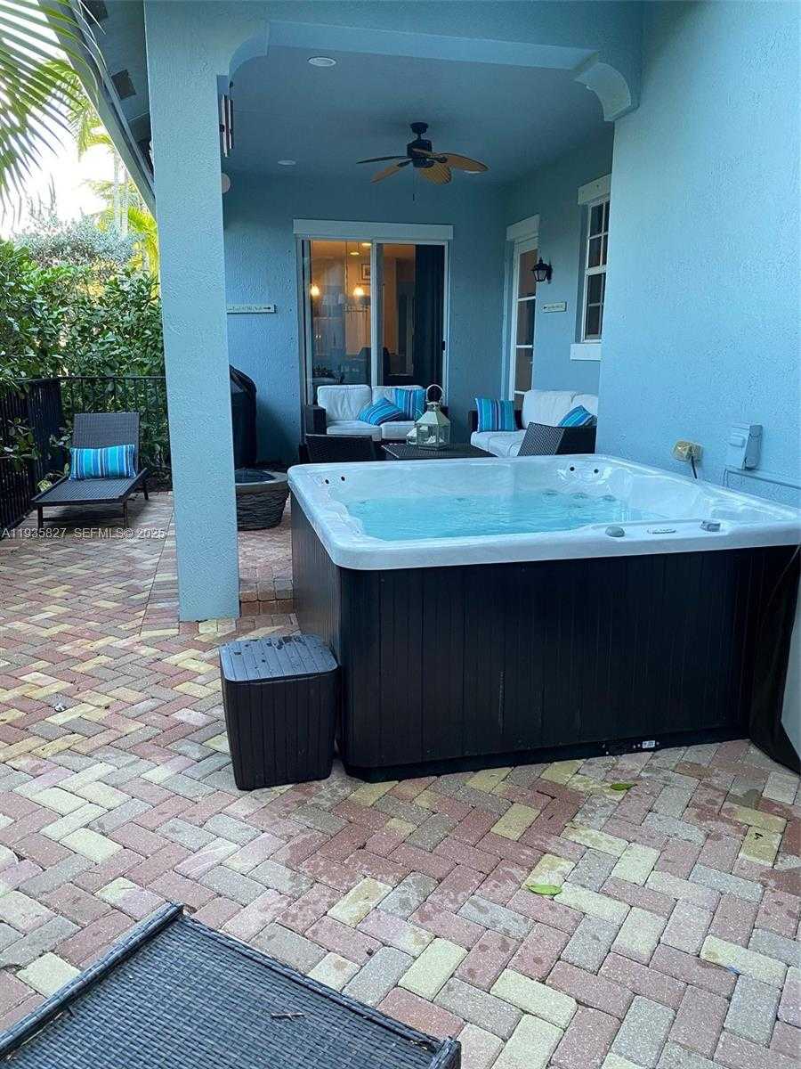 Small Image of 184 WEST BAY CEDAR CIR, Jupiter Number 28