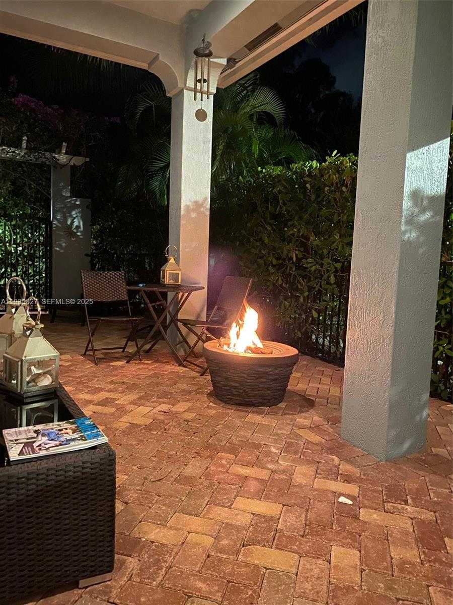 Small Image of 184 WEST BAY CEDAR CIR, Jupiter Number 32